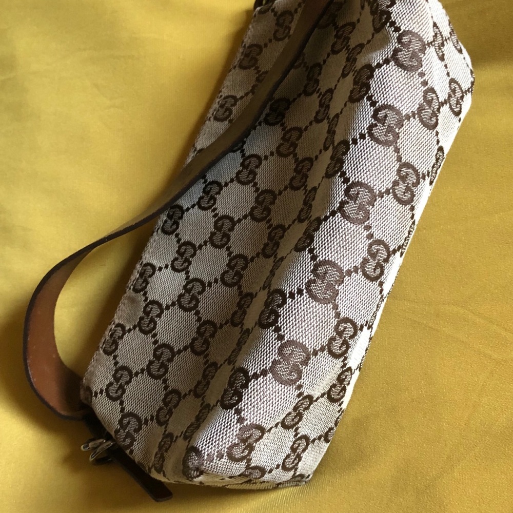SOLD!! REDUCED! AUTHENTIC Gucci Pochette